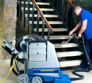 نظافت راه پله و مشاعات